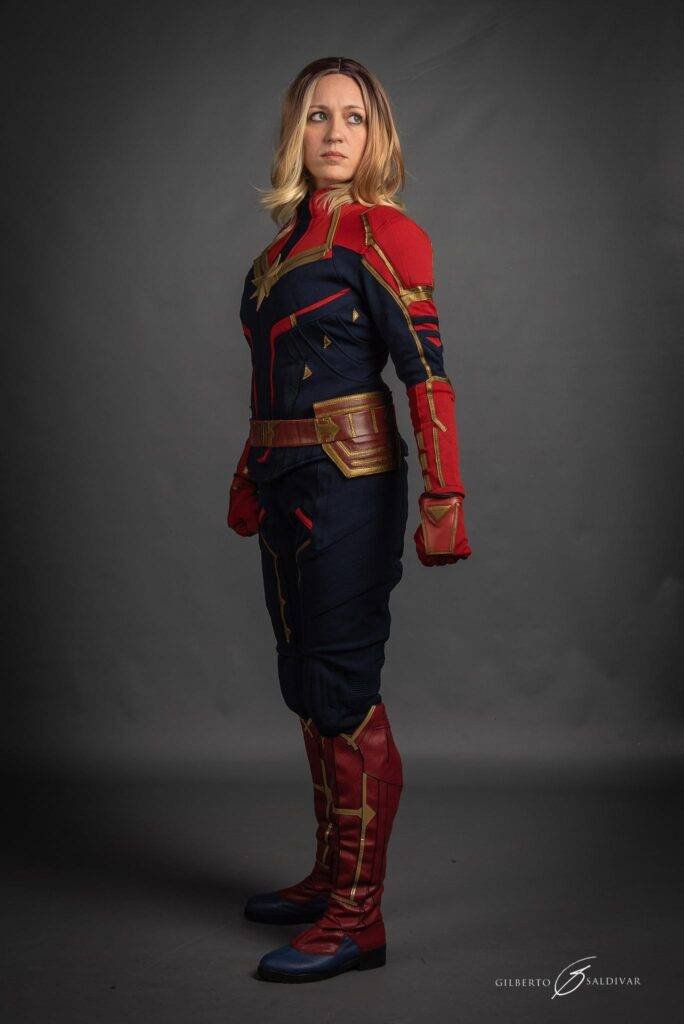 Carol-Danvers-Captain-Marvel-movie-costume-suit