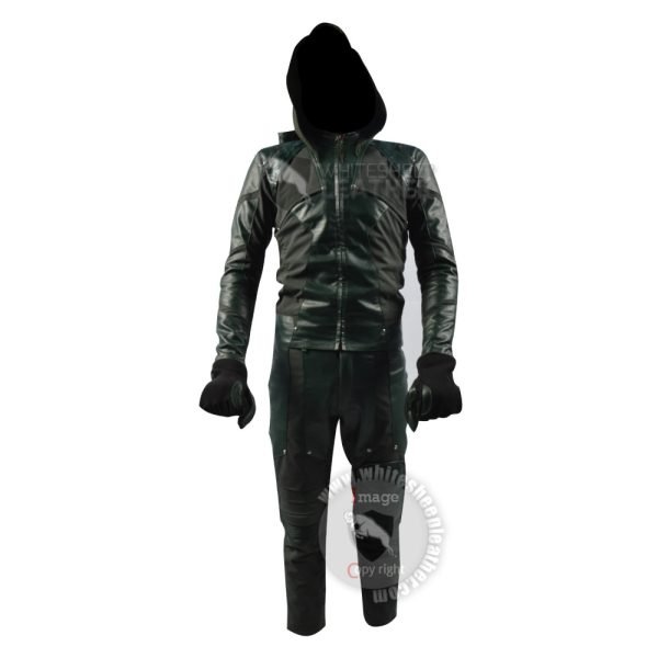Green arrow season 8 Stephen Amell costume